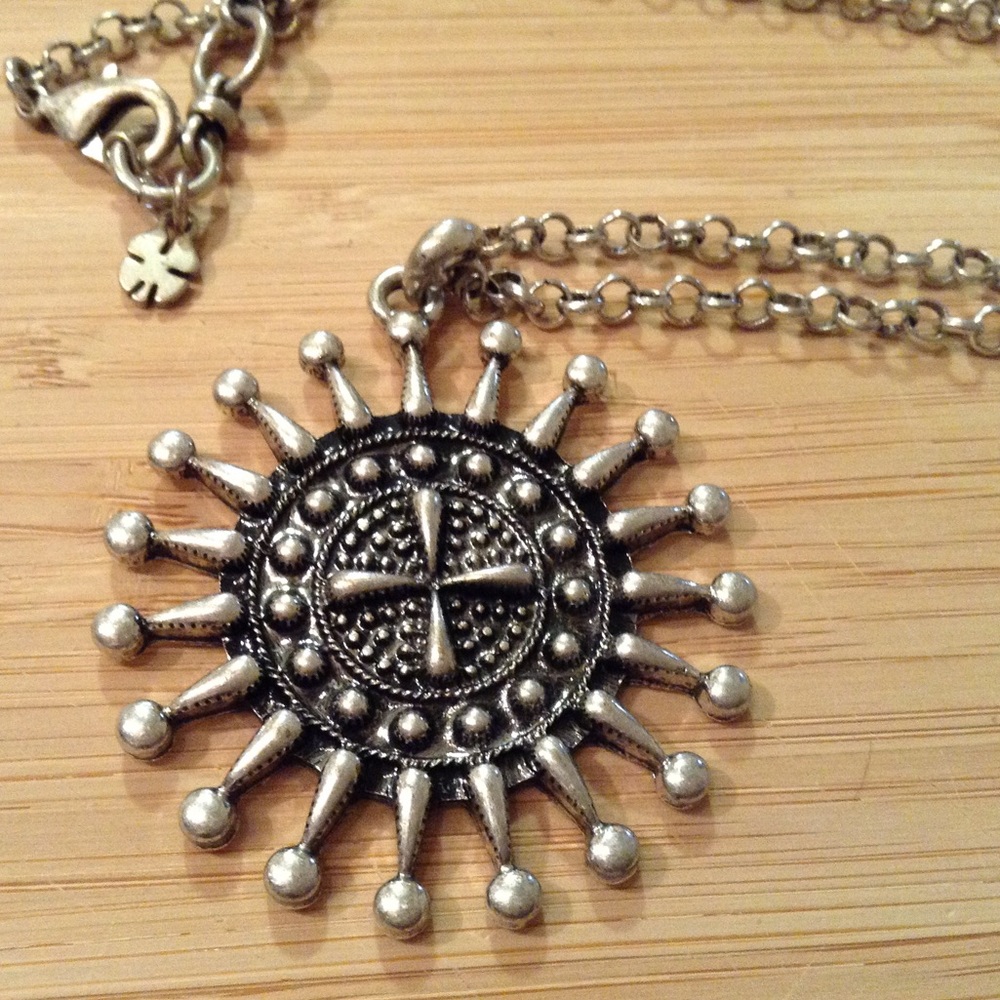 Statement necklace